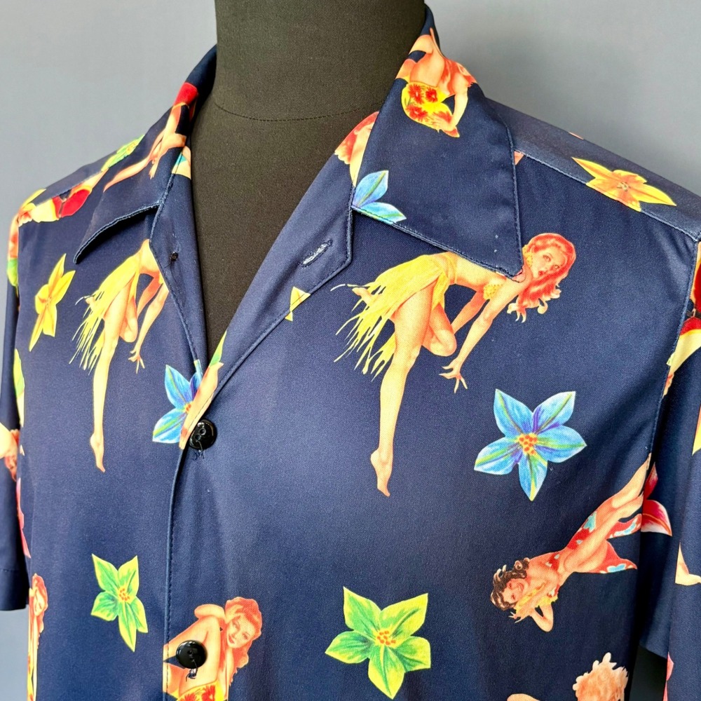 Vintage Thieves Walk Among Us Pinup Girl Tropical Camp Shirt | Large | Navy Blue